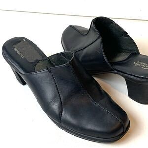 Womens 8M Clarks Black Slip On Shoes Mules Clogs 8